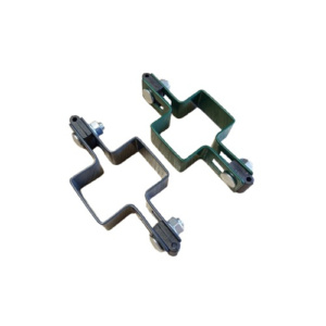 3D kerítés köztes bilincs oszlophoz rögzítve egyenes kerítésszakaszhoz